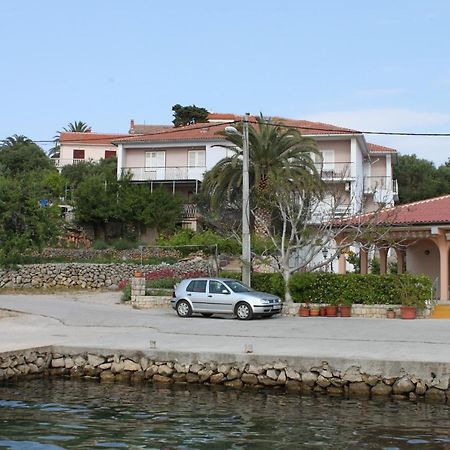 Apartments By The Sea Jakisnica, Pag - 21384 Lun  Extérieur photo