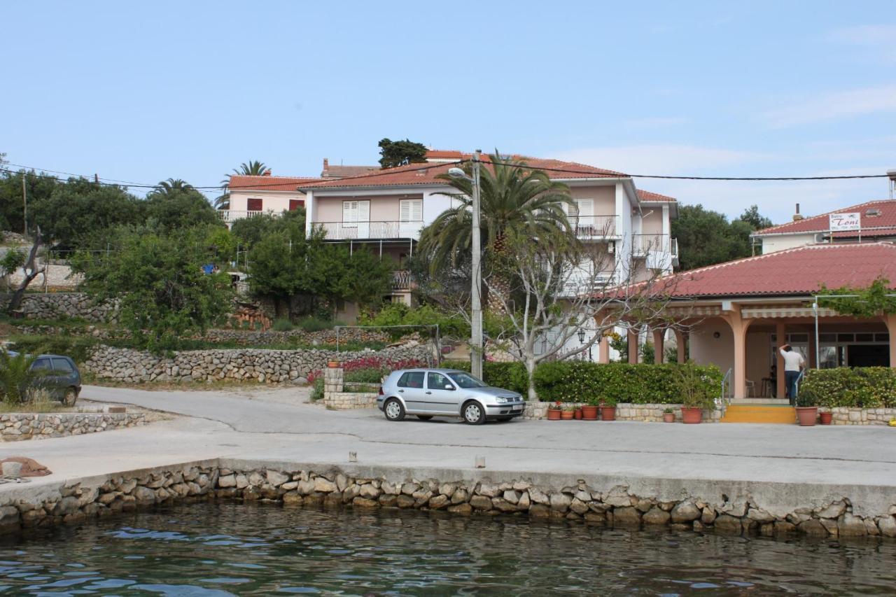 Apartments By The Sea Jakisnica, Pag - 21384 Lun  Extérieur photo